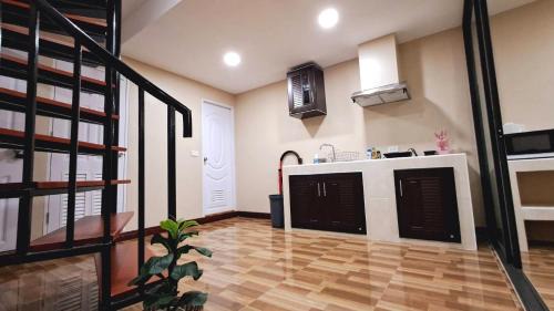 Ratchathewi Casa | NEW! KG home 3 Bedrooms/Free Wi-Fi