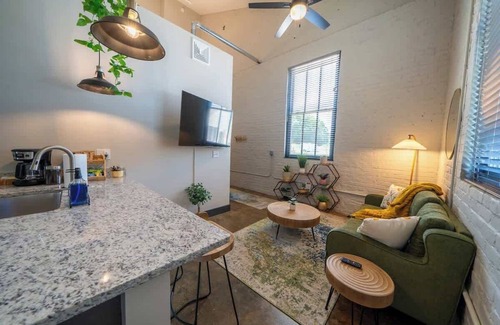 Buchanan Apartamento | New King Bed Apartment: Brewery| River| Downtown