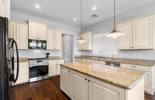 Montecito in Estrella Casa | NEW! King bed, Pool, Fire Pit, Office