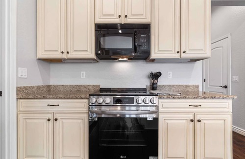 Montecito in Estrella Casa | NEW! King bed, Pool, Fire Pit, Office