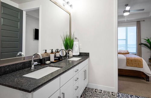 Old East Dallas Apartamento | ⭐️New!⭐️ King Lux High Rise| 1BR/1B | Downtown | Fast WIFI