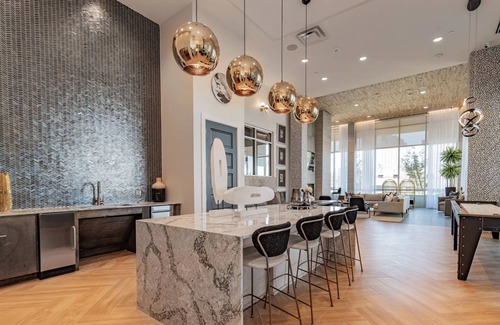 Old East Dallas Apartamento | ⭐️New!⭐️ King Lux High Rise| 1BR/1B | Downtown | Fast WIFI