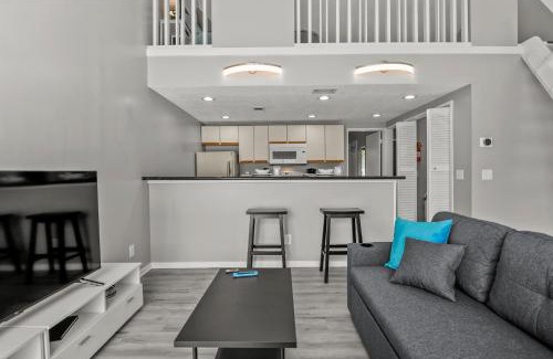 Gulfport Apartamento | NEW King with Loft Beach Near Gulf