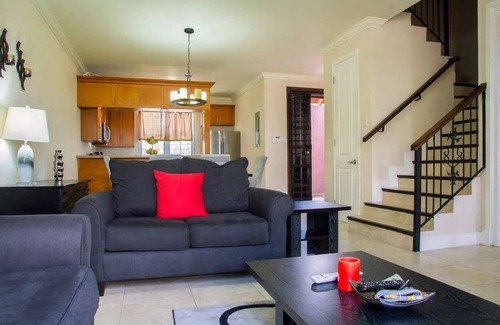 New Kingston Apartamento | New Kingston Guest Apt at Sonoma Estate