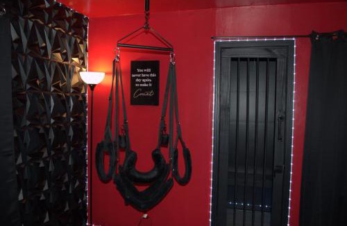 Amarillo Casa | NEW Kink Loft King Bed Naughty Playrooms