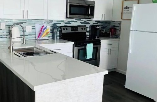 Seven Coves Condominio | New! Lakefront 2-bedroom Condo. Newly remodeled.