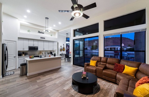 Arrowhead Ranch Casa | New Lakefront Home with Boat, Pool & Mountain View’s