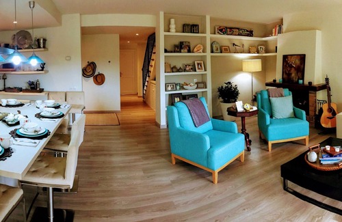 Calella de Palafrugell Condominio | Nuevo piso grande de 2 pisos para 11 w / piscina -5 minutos a pie de la playa y el acantilado de Calella