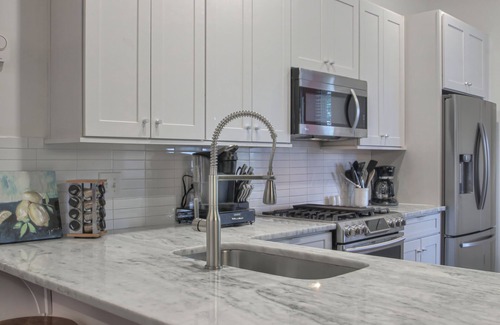 Hillsboro Village Casa | New! Large Luxury Hillsboro Village Home, 9 Beds, 4 BDR, 3.5 BA, Private rooftop