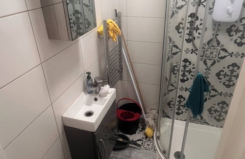 Marlborough Apartamento | New large studio flat with garden