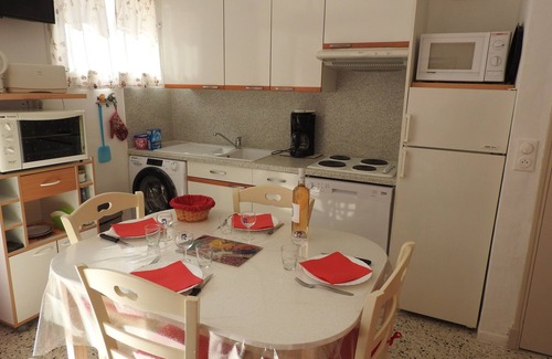 Le Lavandou Apartamento | NEW: Le Lavandou Aiguebelle - Air-conditioned sea view apartment in villa