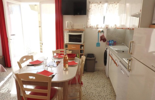 Le Lavandou Apartamento | NEW: Le Lavandou Aiguebelle - Air-conditioned sea view apartment in villa
