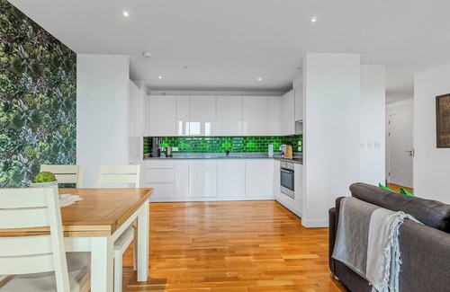 Stratford Apartamento | New Listing! 2BR w/balcony in Stratford, 3min DLR