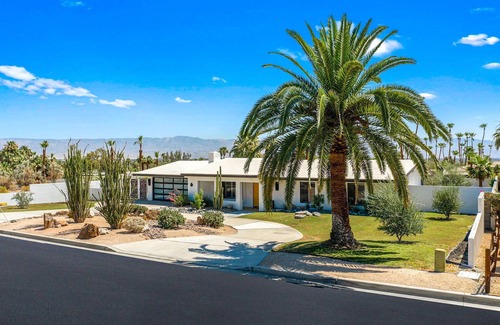 Magnesia Falls Cove Casa | New Listing 3 Bedroom Luxury Home in Rancho Mirage
