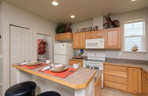 Florence Condominio | New Listing! Adorable old town florence Condo - Close to Riverfront, restaurants and Bay Street!