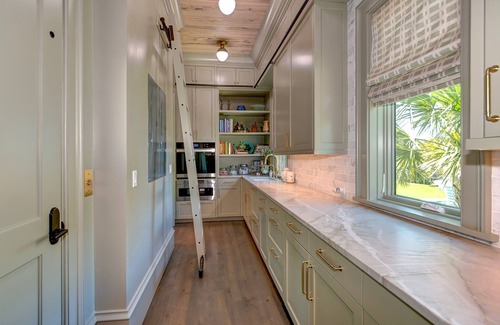 Isle of Palms Casa | New Listing! Ask about discounts! 3900 Palm Blvd. Oceanfront 5 bd, pool/hot tub, elevator