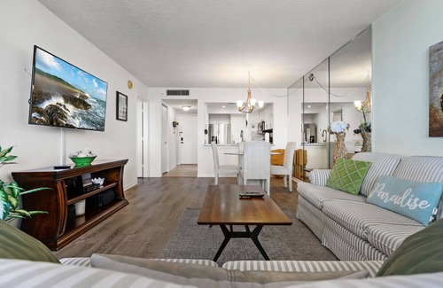 Isla del Sol Condominio | New Listing! Bahia L-503|1BD|1.5BA