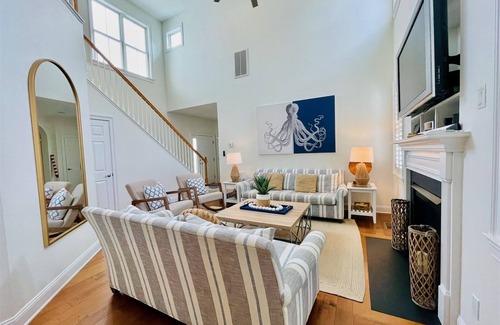 The Commons Casa | New Listing: Bayside Resort: Beautiful 5 Bedroom House -Close to Pool! - Sleeps