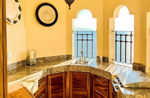 Marina Vallarta Condominio | New Listing - Beachfront Luxury Penthouse BVG