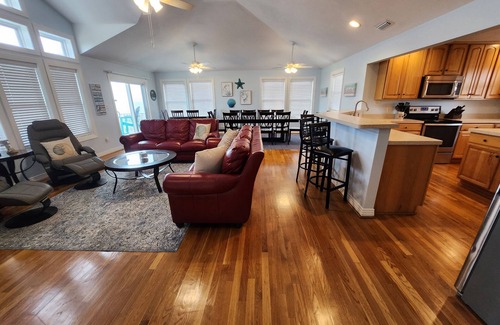 Sandbridge Casa | New Listing! Beachfront/Pool/Hot Tub
