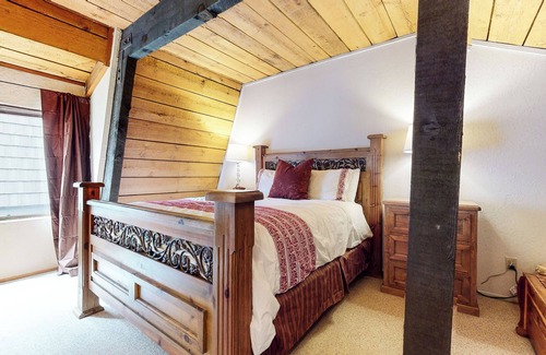 Majestic Pines Condominio | *New Listing* Bigwood Retreat - Walking distance to shuttle