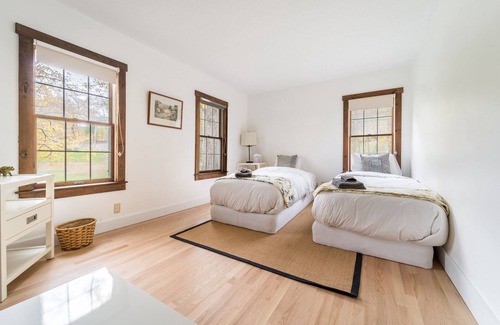Woodbury Casa | NEW LISTING! BlackWoods Old Country Home by RedAwning