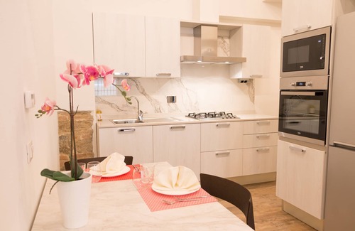 Santa Maria Novella Apartamento | NEW Listing, Casanova Lux Ground Floor Apt