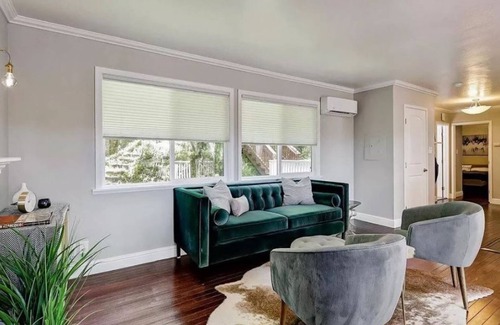 Fairfax Casa | NEW Listing! Chic Cottage - Fully Updated - 2/1 Single Family Home