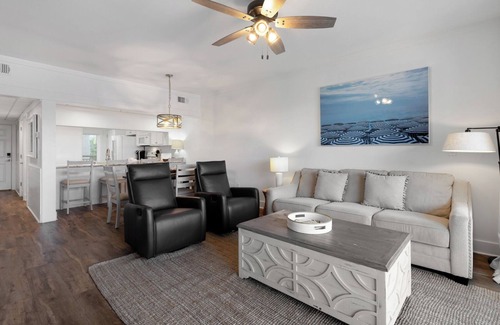 Rosemary Beach Condominio | New Listing! Complimentary Beach Chairs & Bikes! Private Beach!