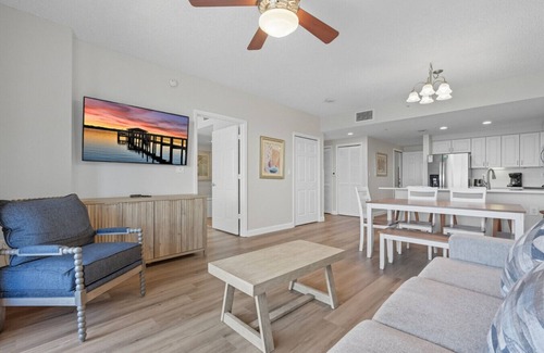 Daytona Beach Apartamento | *New Listing* Completely Remodeled and Newly Furnished 3BR Direct Ocean Front Condo