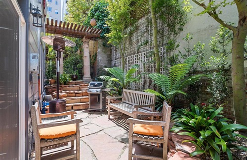 Russian Hill Apartamento | New Listing Discount! Gorgeous Russian Hill 2BR Flat with Bay Views.