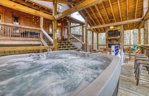 Epworth Cabina | New Listing Discount! Modern. Arcade Games. Ping Pong.Jacuzzi. Fire.King Beds
