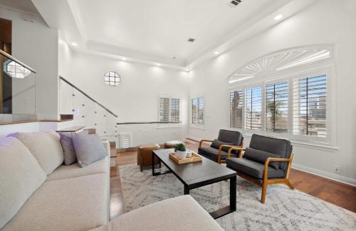Downtown Los Angeles Casa | New Listing Dodger Clubhouse by Colby & Conrad