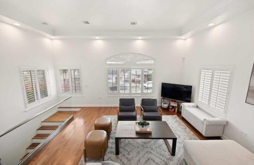 Downtown Los Angeles Casa | New Listing Dodger Clubhouse by Colby & Conrad