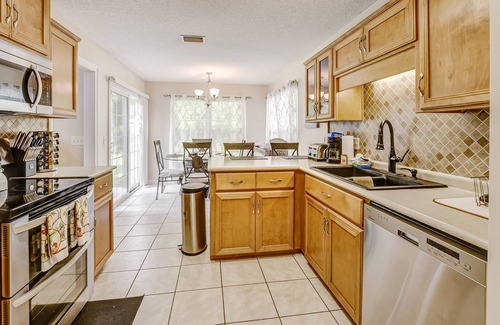 Brunswick Casa | New listing! Dog-friendly home w/ bar, yard, & community clubhouse access