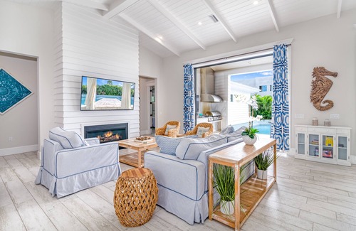 Saint Armands Key Casa | New Listing! Dream Island | Pet Friendly Home w/ Private Heated Pool and Spa