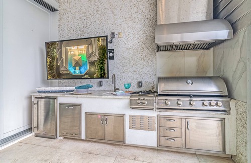 Saint Armands Key Casa | New Listing! Dream Island | Pet Friendly Home w/ Private Heated Pool and Spa