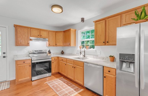 Eastwood Casa | NEW LISTING- East Nashville Bungalow 2BD/2BA.