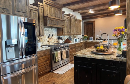 Island Park Casa | NEW LISTING! Elegant, Dramatic Mountain/Lake Views! 20 Mins to Yellowstone NP!