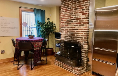 Washington Square West Casa | ¡NUEVO LISTADO! Diversión y fabulosa Trinity Home con cubierta en Center City