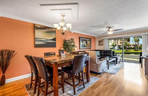 Isla del Sol Casa | New Listing Ground Floor Vista Verde East Pond