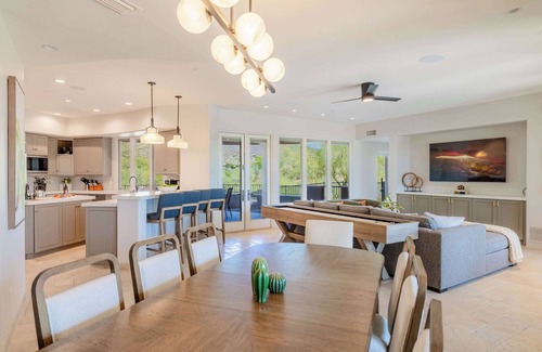 Pinnacle Peak Heights Casa | *New Listing* HÓZHÓ View House Estate at Lost Canyon