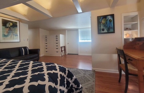 Montecito Cabaña | **New listing**Montecito Carriage House on Coast Village near Butterfly Beach