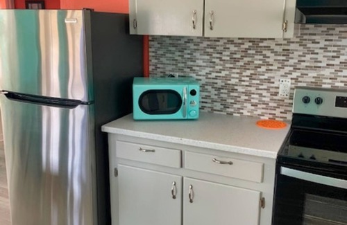 Surfside Beach Cabaña | **NEW LISTING** Morning Dew retro theme beachhouse