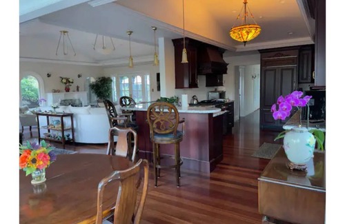 Fairfax Casa | NEW LISTING - Mountain View Estate