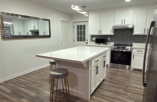 McAllen Casa | NEW LISTING! 4 Bedrooms/3.5 Bathrooms