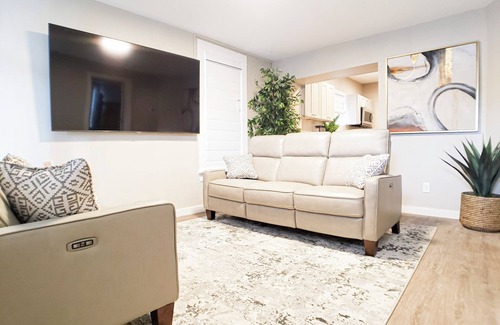 East Central Casa | NEW LISTING! New Remodel Sugarhouse Gem+Fenced Yard+Spa+Gazebo+Fiber Internet!