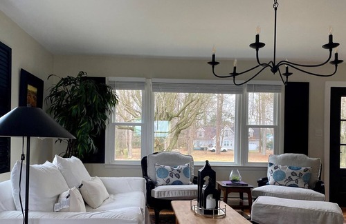 Allen Otro | NEW LISTING🌾NEWLY RENOVATED MODERN & COZY FARMHOUSE