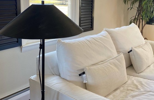 Allen Otro | NEW LISTING🌾NEWLY RENOVATED MODERN & COZY FARMHOUSE