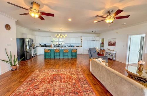 Ocean Springs Casa | New Listing! GULF SERENITY - Beachfront Home with a Lift. Fabulous Views!